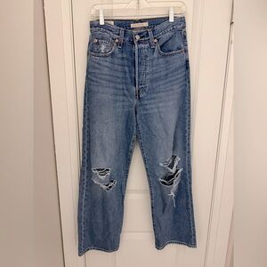 Levi’s Distressed Ribcage Straight Ankle Jeans sz 27